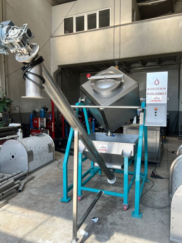 500 Liter Cubic Powder Mixer and Product Transfer Screw