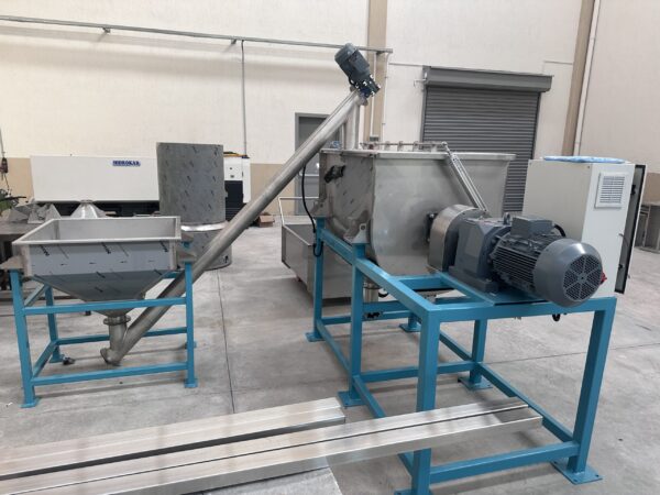 Horizontal Ribbon Powder Mixer 300 Kg Mixer System - Image 2